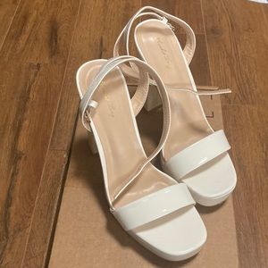 NWOT Elisabet Tang chunky platform high heels with ankle strap size 9